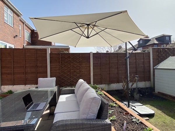 Jarder Libra Cantilever Umbrella Set in my garden