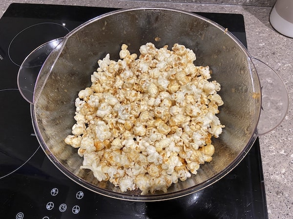 Bowl of popcorn made from 100ml of corn kernels